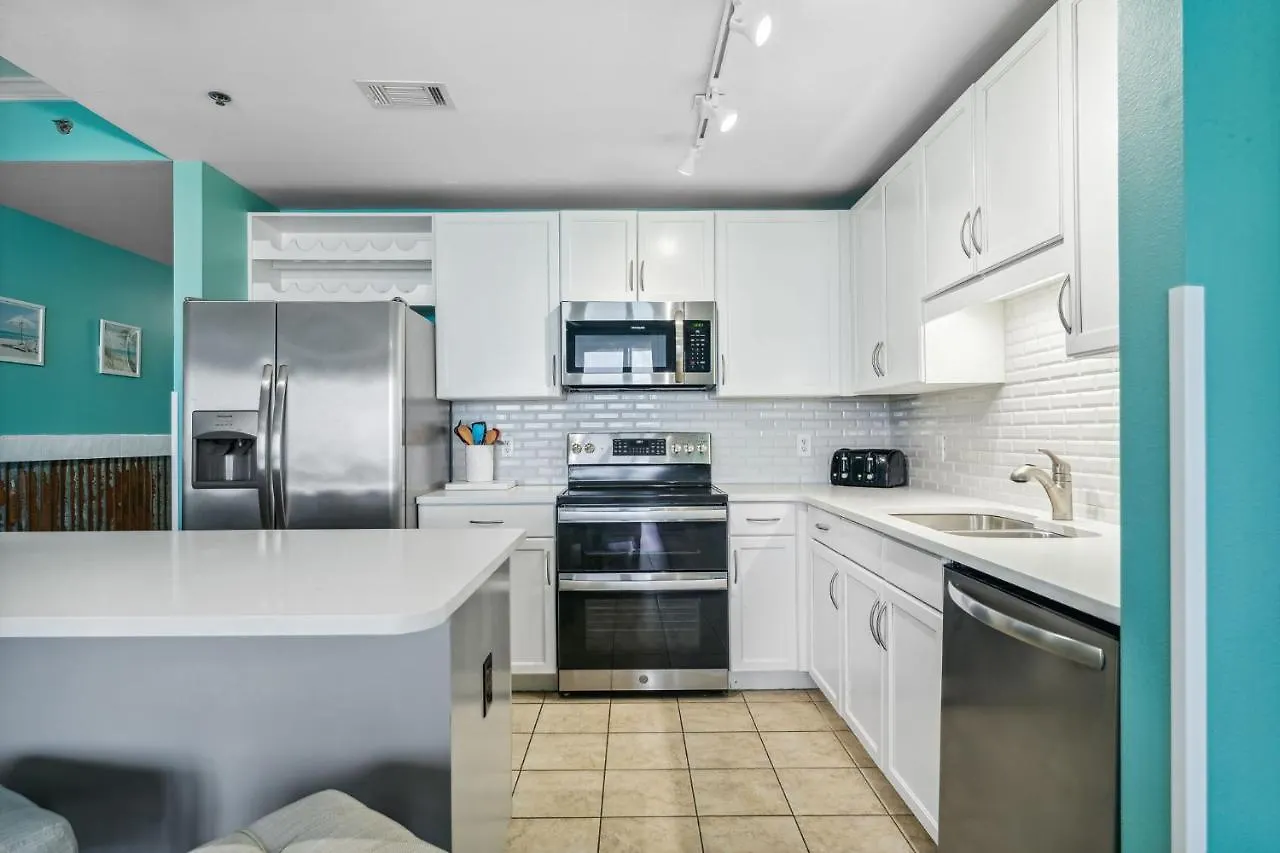 Apartment Laketown Wharf 1825 Panama City Beach