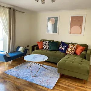 Stunning 3 Bedroom Family House In London, Private Parking And Garden, With Great Transport Links To London, The Excel Centre, Canary Wharf, The O2! , London United Kingdom