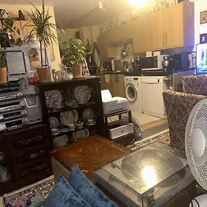 Private Room. In Zone 2 In Cousy Flat , London United Kingdom