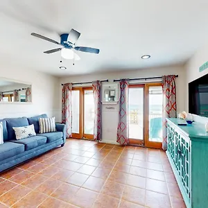 Front Retreat A1 Apartment