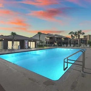 Experience Starlit Nights From Beach Happy's Balcony Overlooking The Community Pool At Beachwalk Holiday home