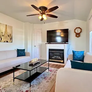 Near The Falls Two Bedroom - 5 Min Walk To Clifton , Niagara Falls Canada